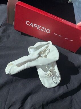 Capezio White Leather Ballet Flats with Drawstring Toddler